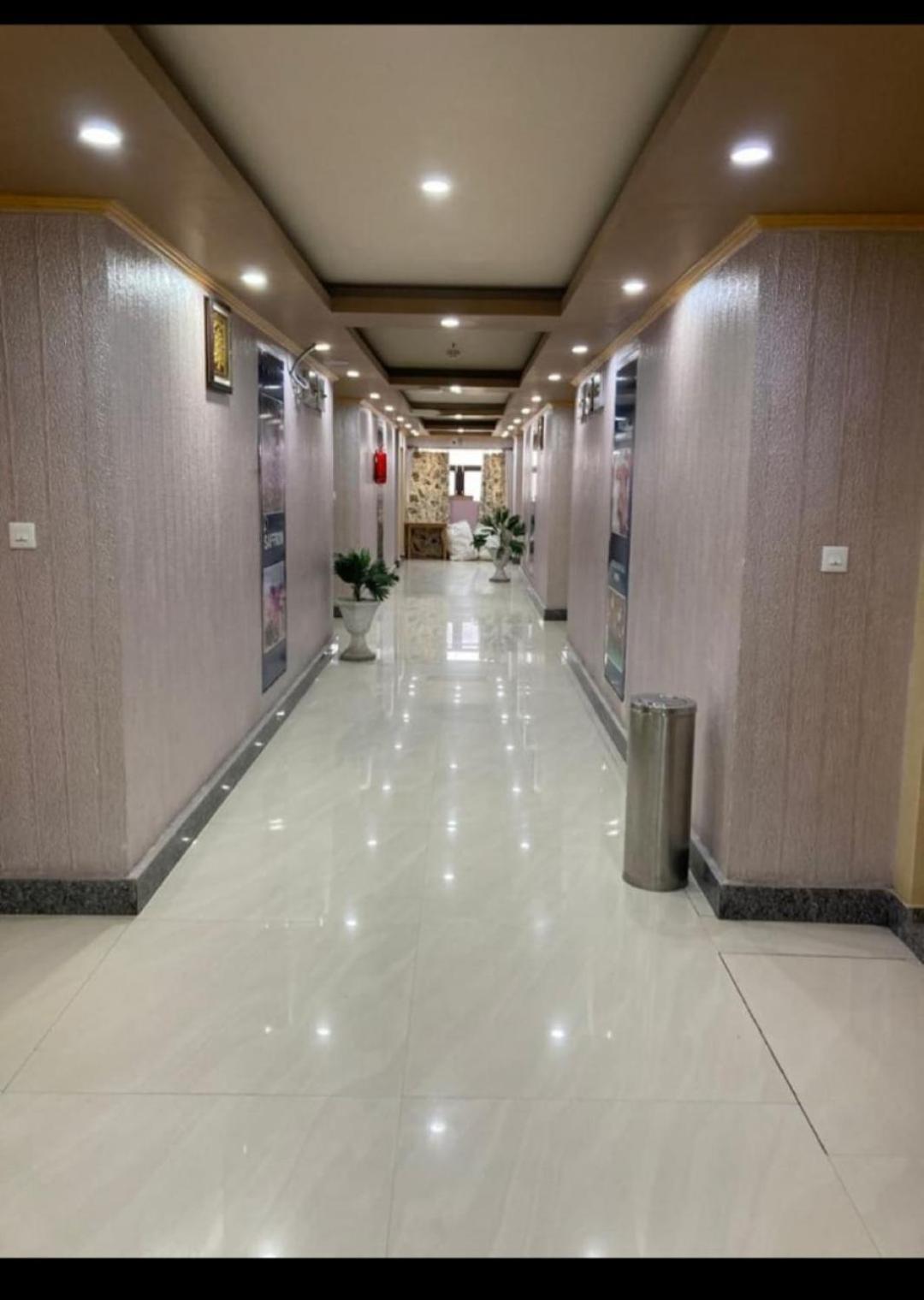 Hotel Shefaf Durgjan Buitenkant foto