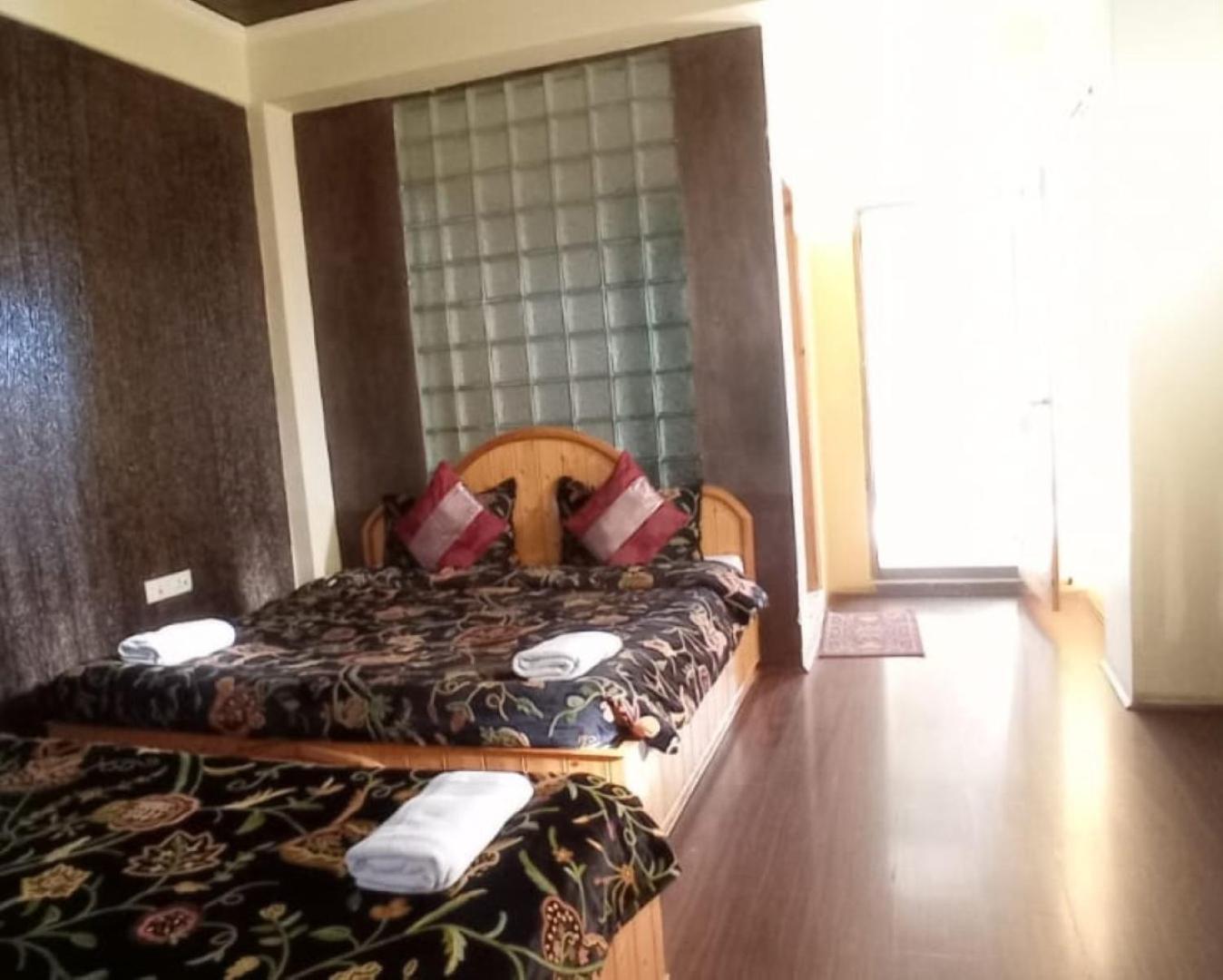 Hotel Shefaf Durgjan Buitenkant foto